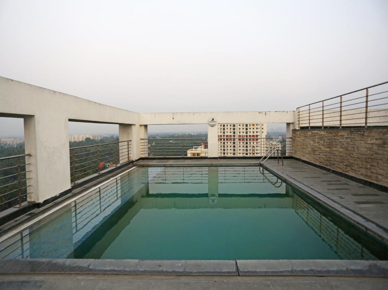 Capital O 10212 Hotel West Willows Xanadu Kolkata Exterior photo