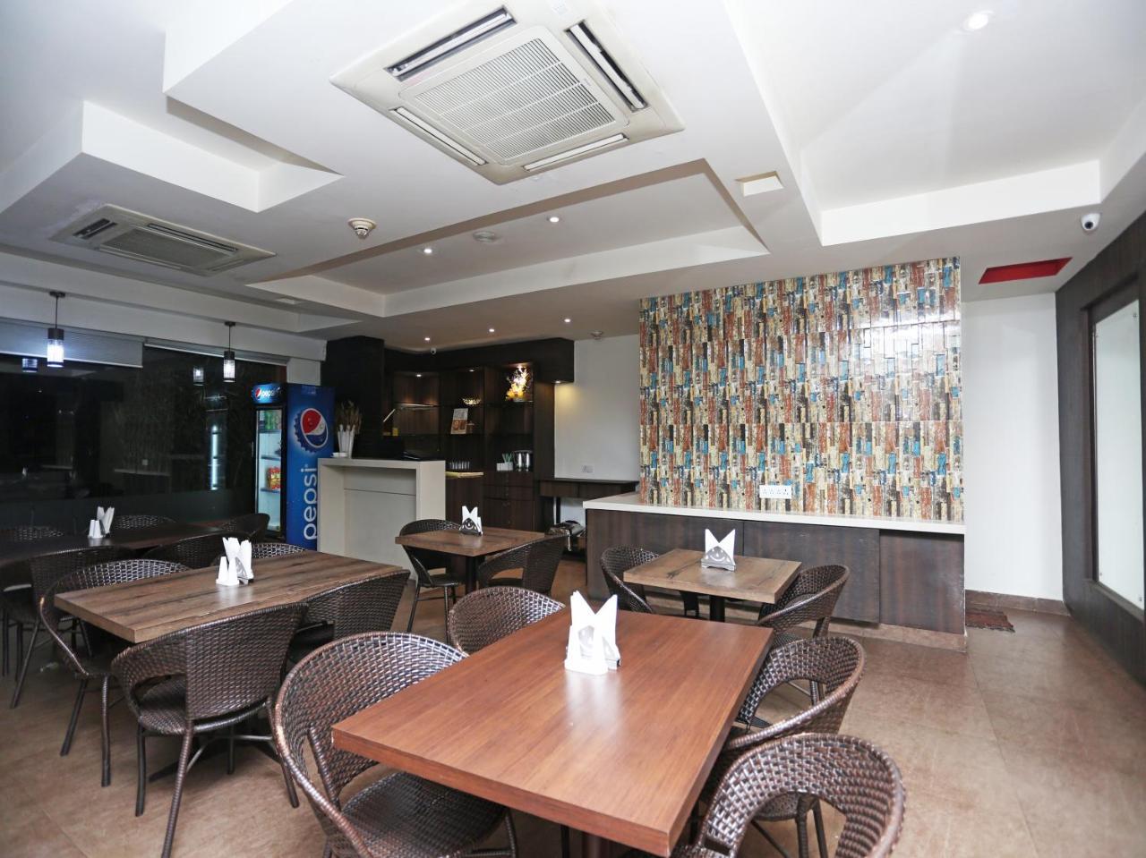 Capital O 10212 Hotel West Willows Xanadu Kolkata Exterior photo