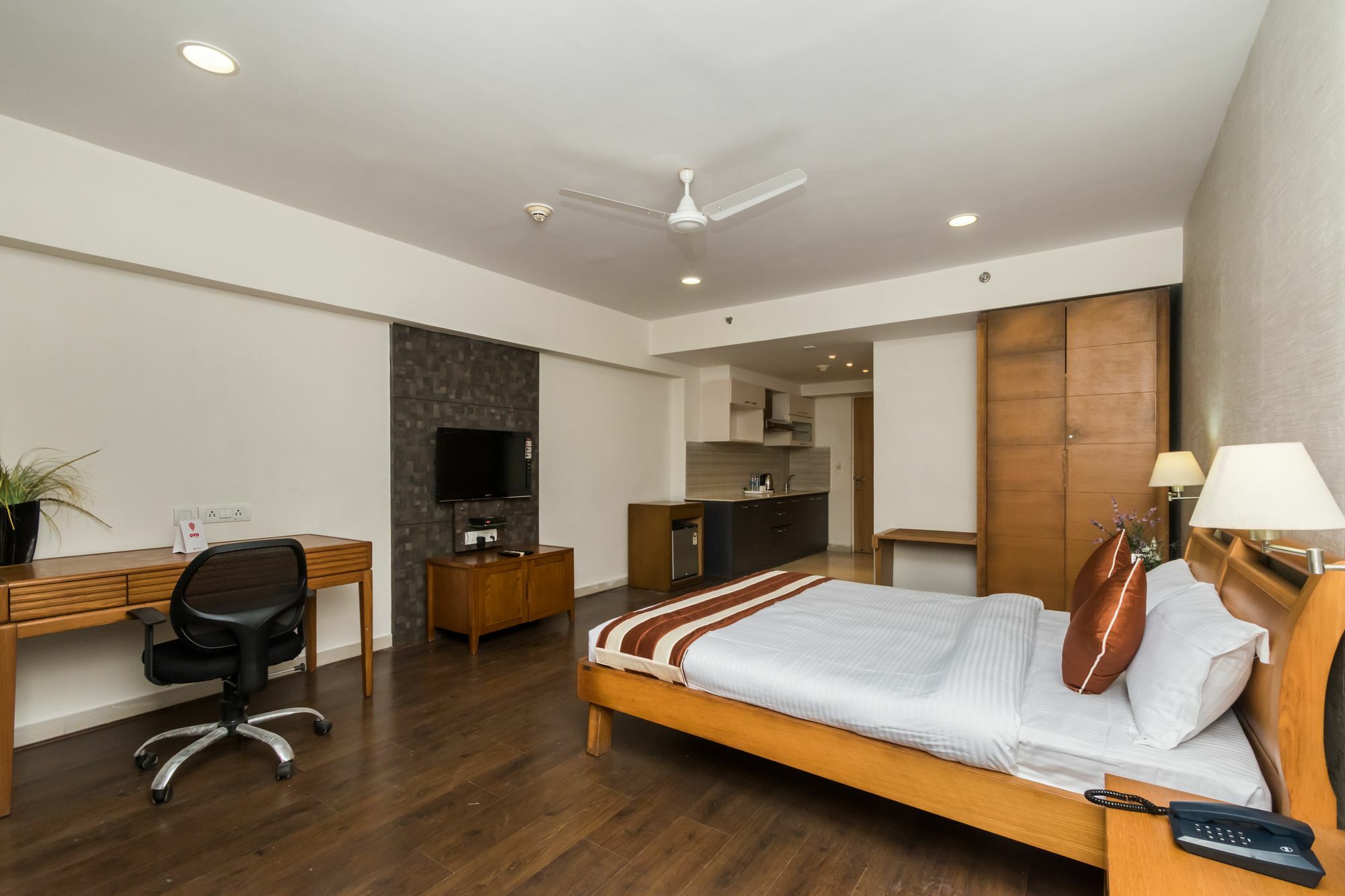 Capital O 10212 Hotel West Willows Xanadu Kolkata Exterior photo