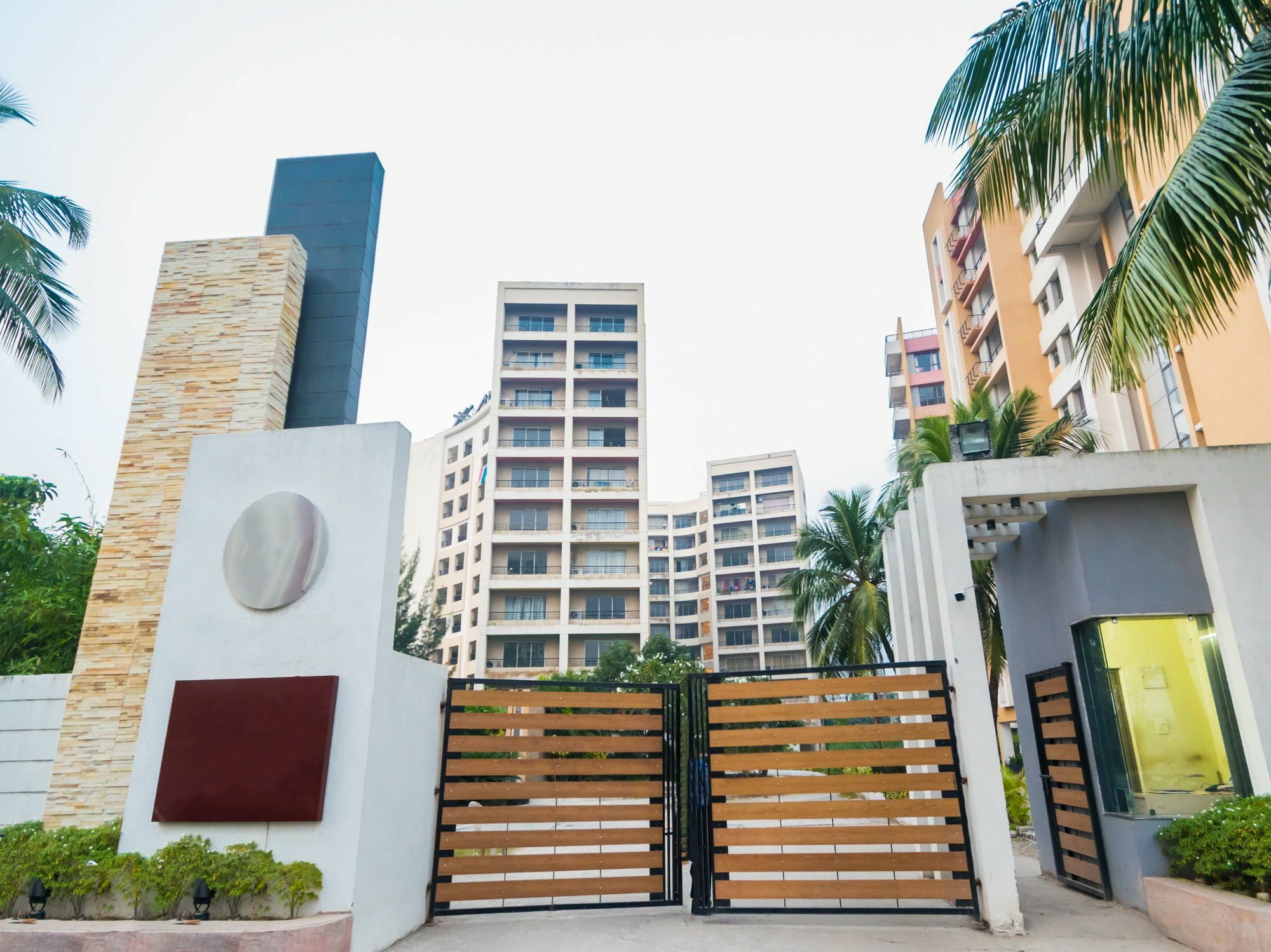 Capital O 10212 Hotel West Willows Xanadu Kolkata Exterior photo
