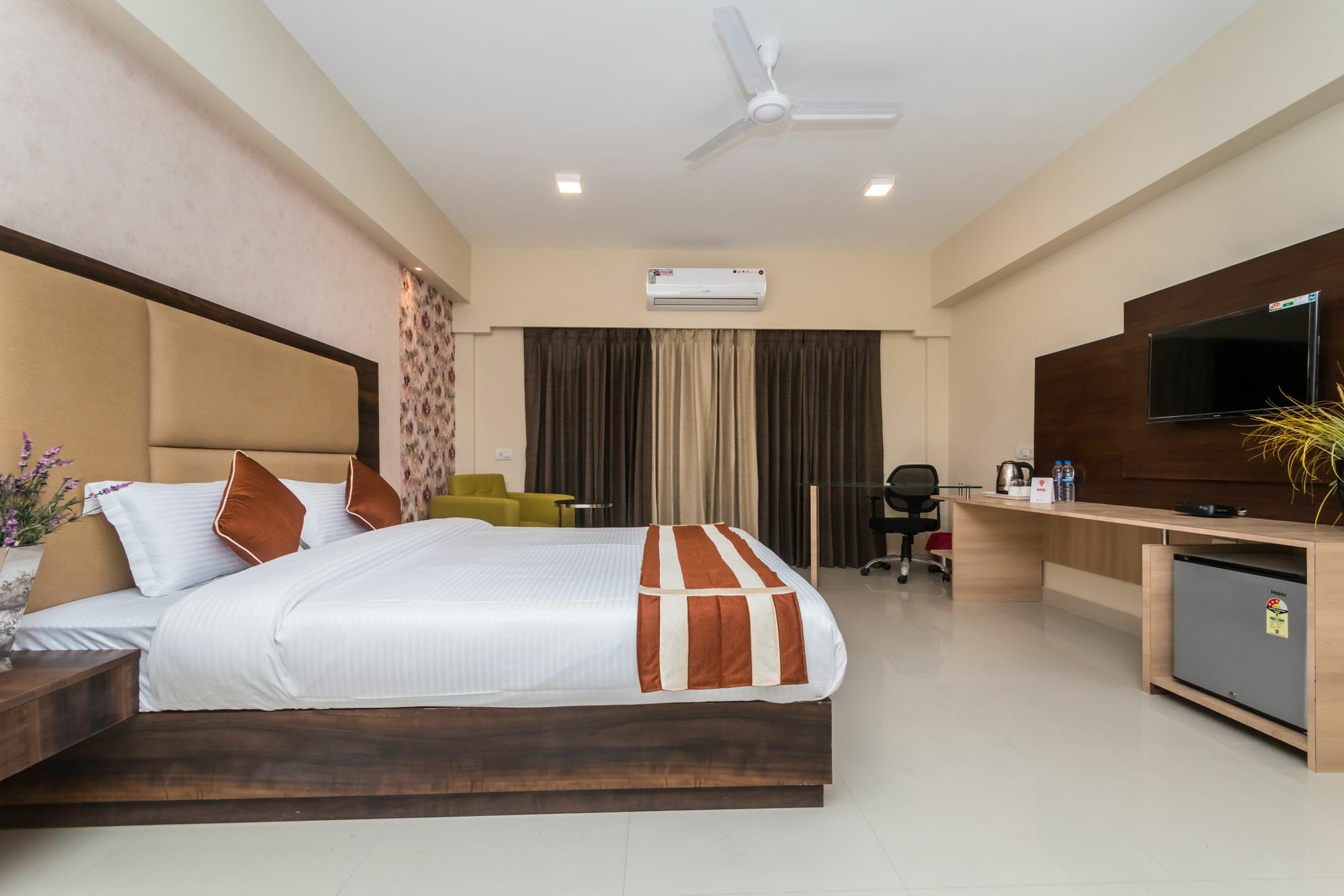 Capital O 10212 Hotel West Willows Xanadu Kolkata Exterior photo